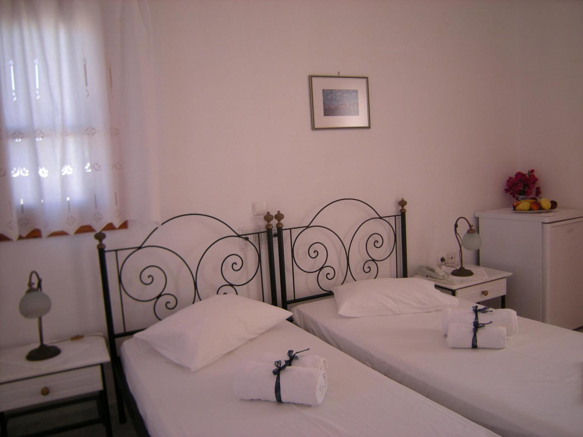 Roussos Beach Hotel Науса Экстерьер фото