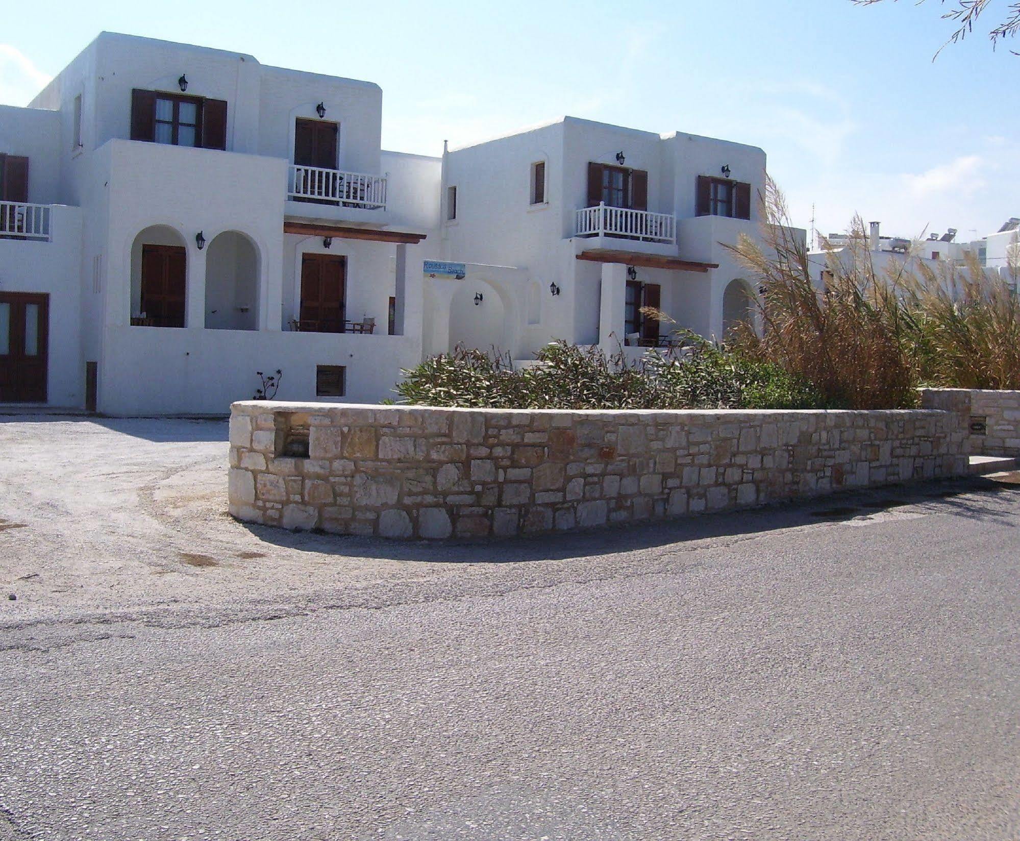 Roussos Beach Hotel Науса Экстерьер фото
